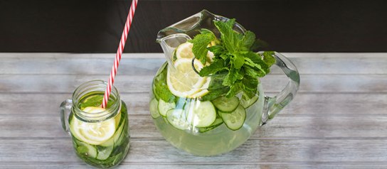 Lemon-Mint-Cucumber-Detox-Water_these_homemade_detox_drinks